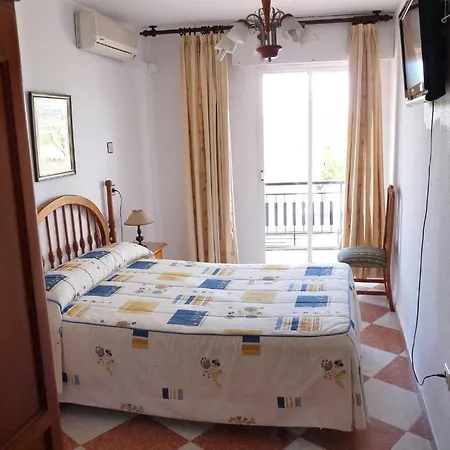 Alboran ゲストハウス 2*