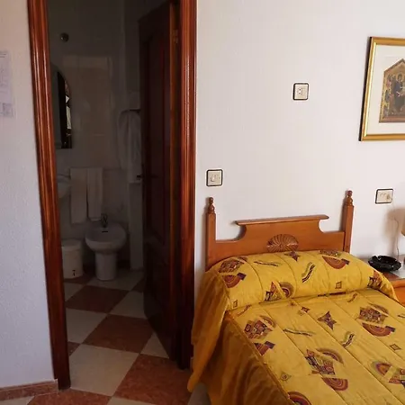 ゲストハウス Alboran 2*