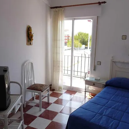 ゲストハウス Alboran 2*