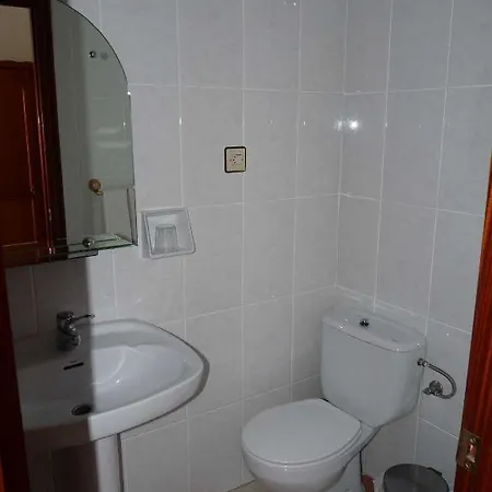 ゲストハウス Alboran モトリル